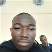 Etudiant dynamique en économies. Je serai heureux d'apporter des connaissance et te réduirai l'effet de difficulté de l'économie